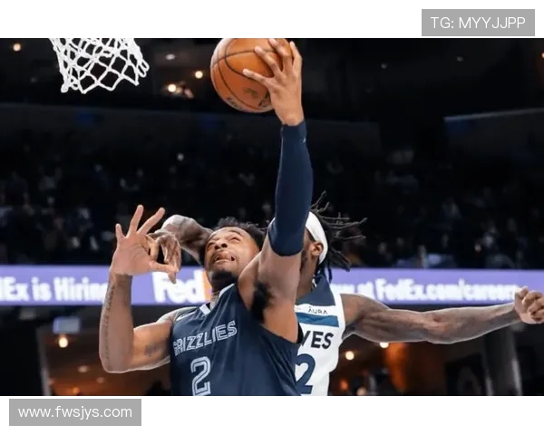 灰熊主帅愤怒上场斥责阿尔达马恶意犯规追梦身后搂脖