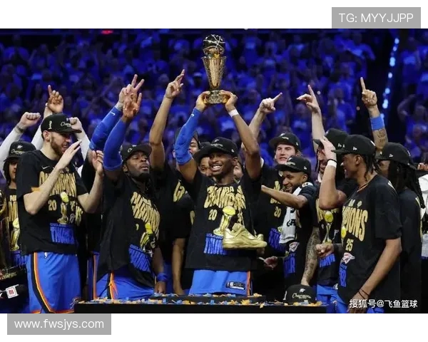 雷霆球迷的荣耀传承 父辈有乔丹皮蓬和OK组合 我有SGA与杰伦威为核心